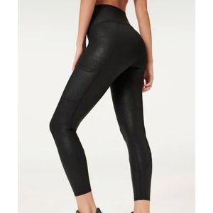 Good American Leatherette Pocket 7/8 Legging